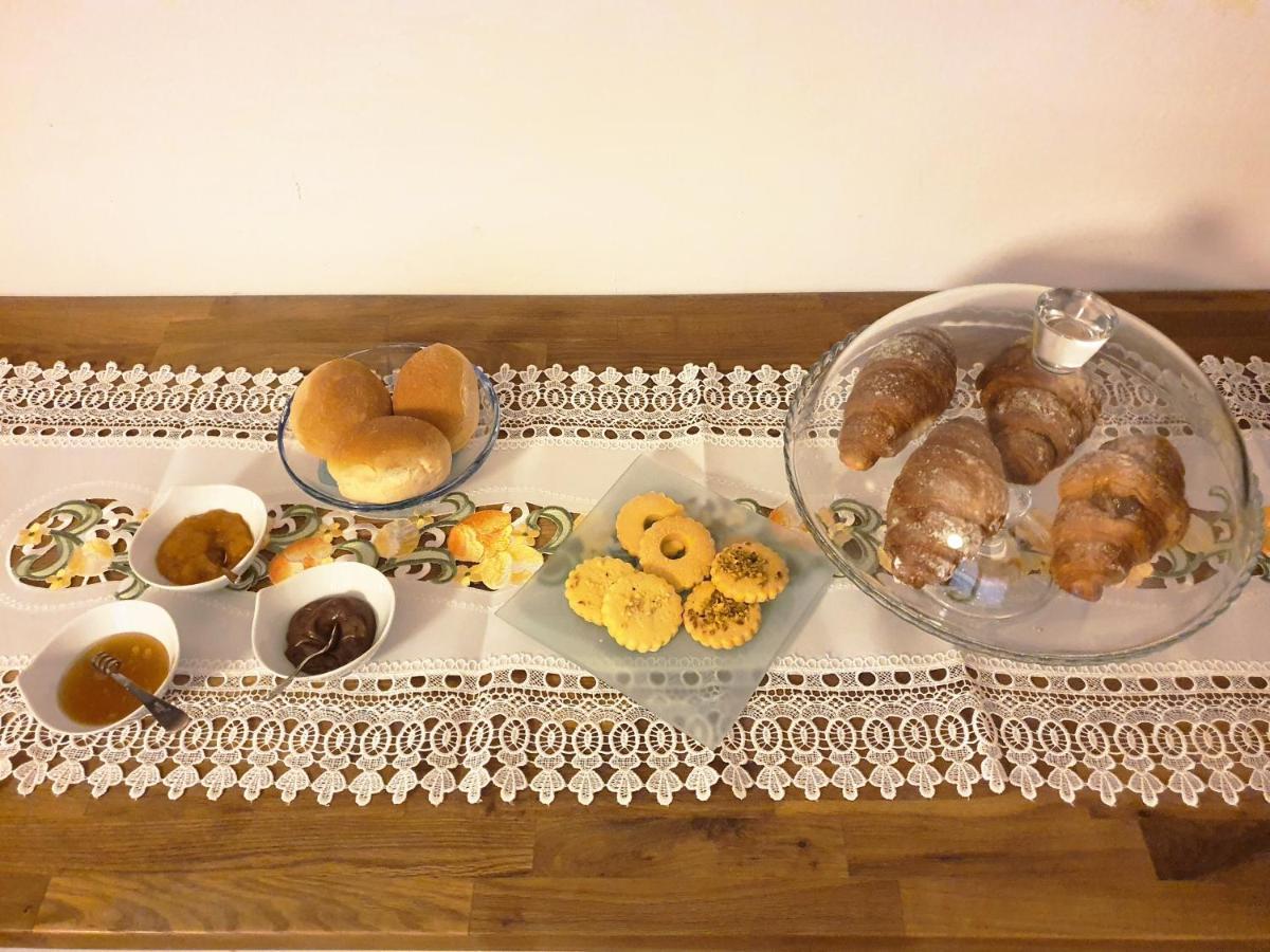 B&B Villa Ghira Como Tavernerio Eksteriør bilde